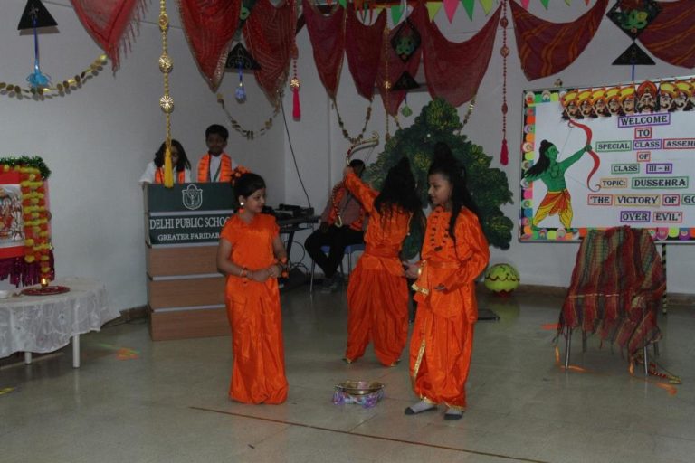 CLASS-ASSEMBLY-ON-DUSSEHRA-DPS-Greater-Faridabad (42)